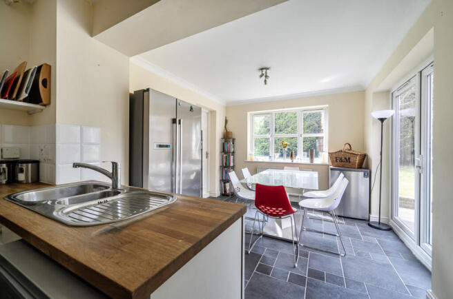 1439393-8-69d902c...