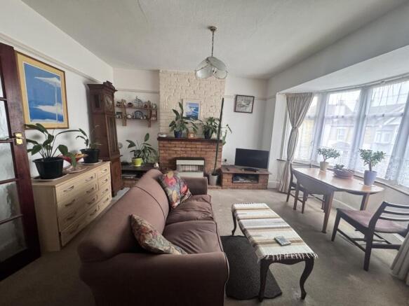 St. Johns Road, Westcliff-On-Sea photo 3