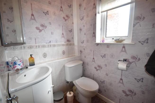 4 bed Detached for sale Image 7