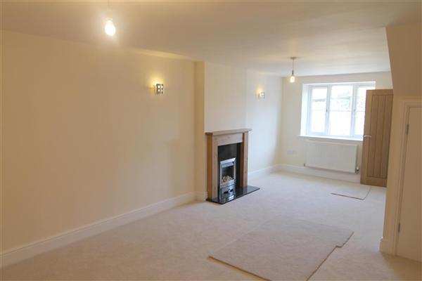 Lounge / Dining Area