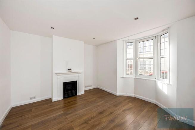 Cheltenham Place 32-014.JPG