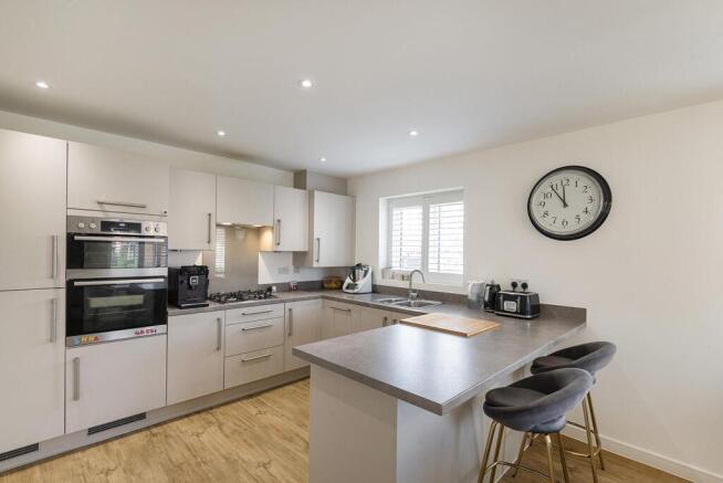 Hailwood Drive, TN8 6FP 009.jpg