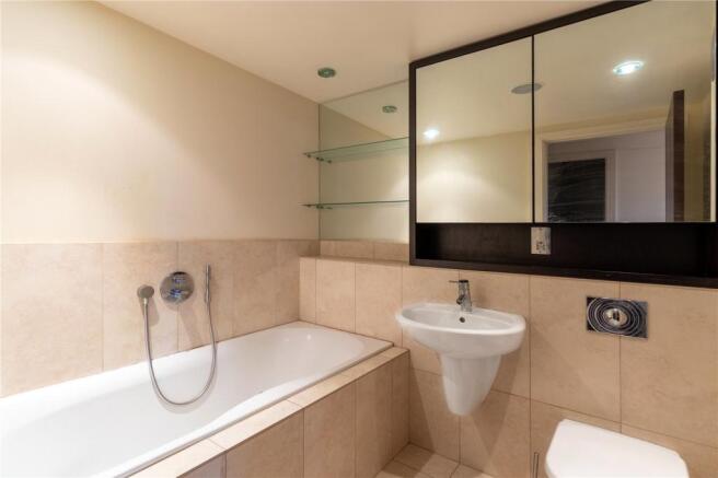 2 bed Apartment for sale Image 11