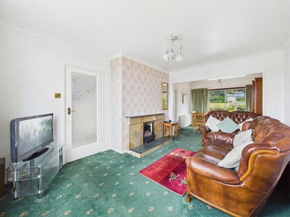 Lounge/Dining Room