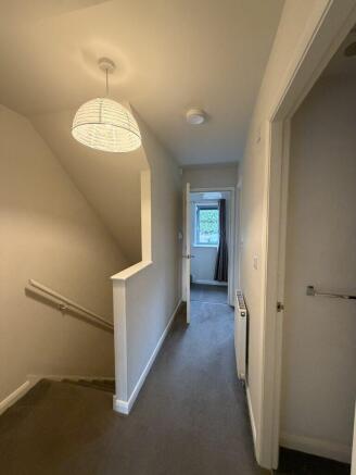 2 bed Apartment to rent Image 8
