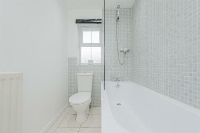 Bathroom / WC: