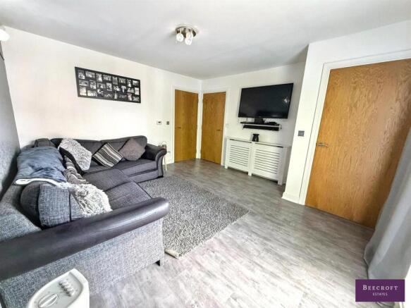 3 bed Semi-Detached for sale Image 5