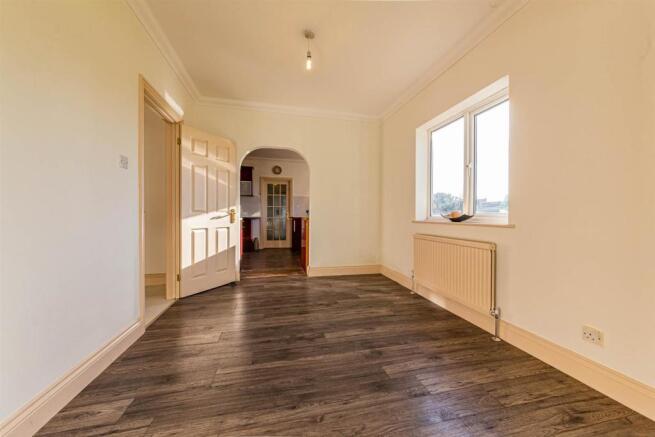 Tendring-Road-Clacton-on-Sea-detached-house-IMG_59