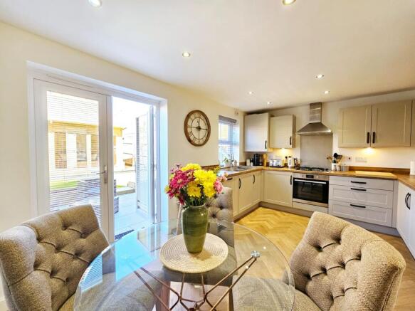 3 bed Semi-Detached for sale Image 5