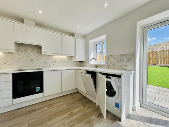 3 bed Town House for sale Image 11