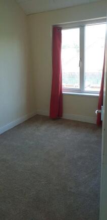 2 bed Terraced to rent Image 5