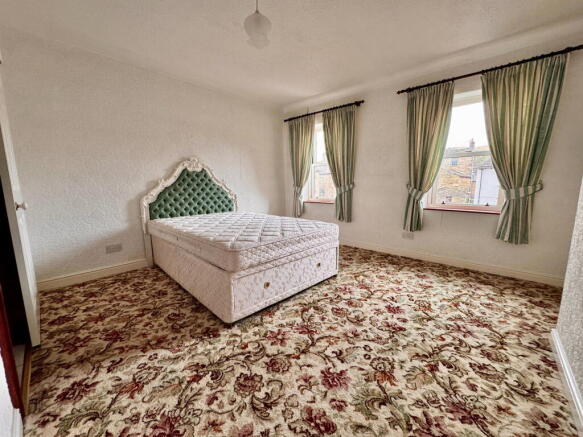 4 bed Detached for sale Image 10