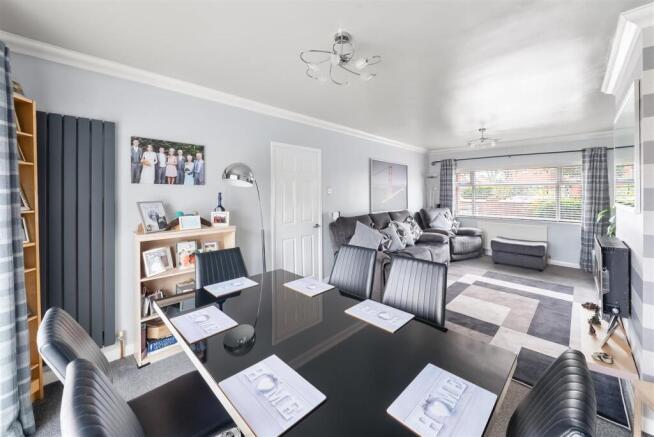 3 bed Semi-Detached for sale Image 6