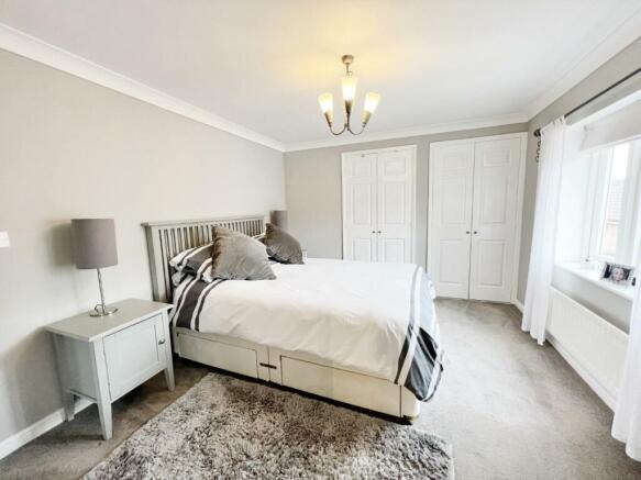 Bedroom 1 pic 2.jpg