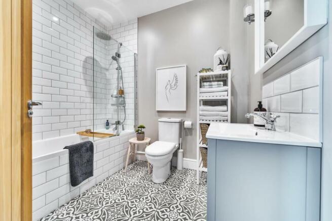 BATHROOM.jpeg
