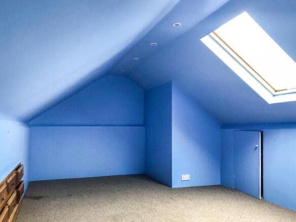 21 Bushway, Dagenham, Essex RM8 3XH
