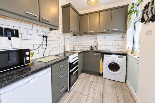 MODERN KITCHEN