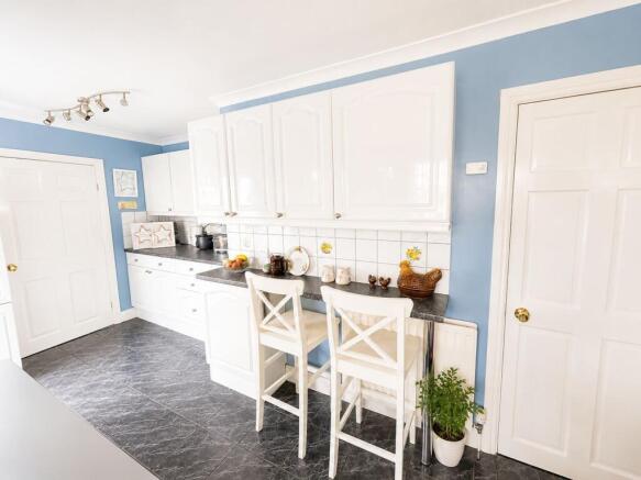 2 bed Bungalow for sale Image 8