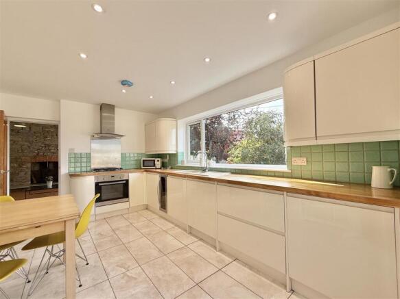Kitchen_.jpeg