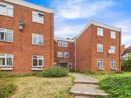 31, Elgar Court, Rainbow Hill, Worcester WR3 8NF