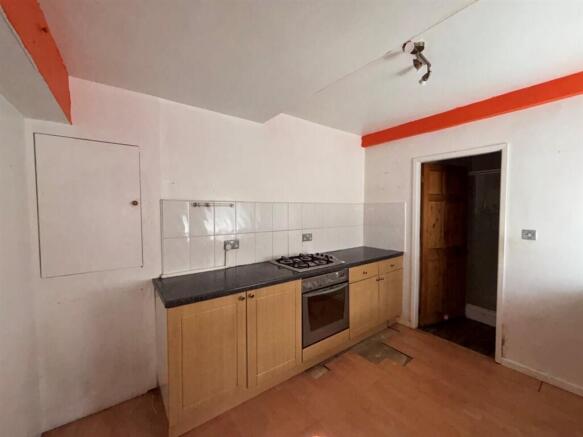 2 bed Ground Flat for sale Image 7