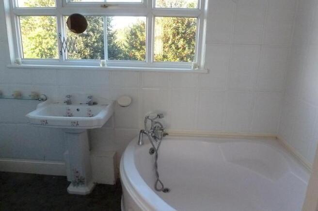 Bath/Shower Room