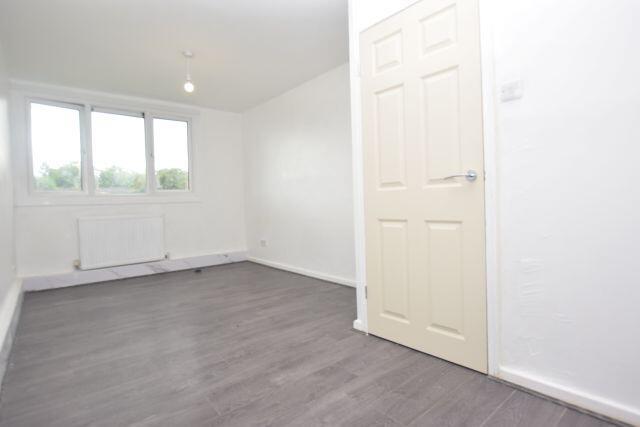 3 bed Apartment to rent Image 9