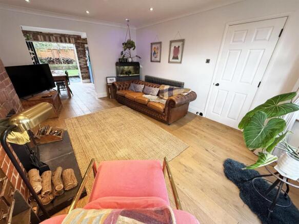 4 bed Semi-Detached for sale Image 11