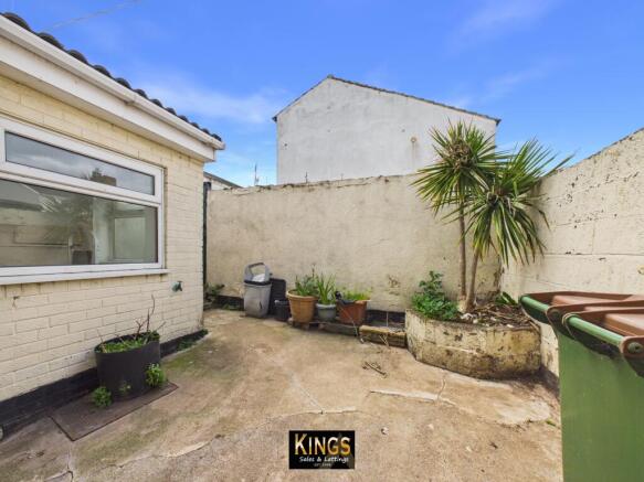 3 bed Terraced for sale Image 12
