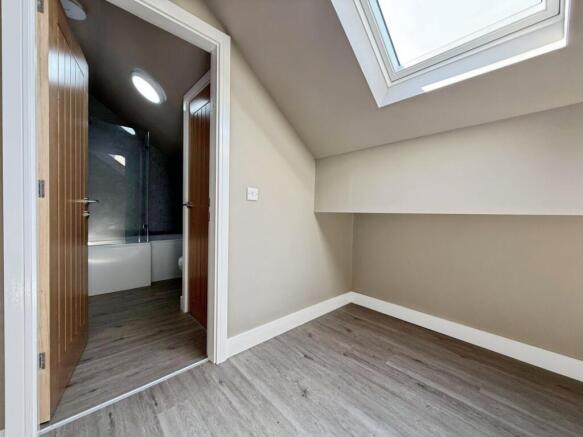 1 bed Apartment to rent Image 8