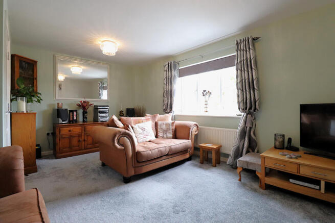 3 bed Town House for sale Image 11