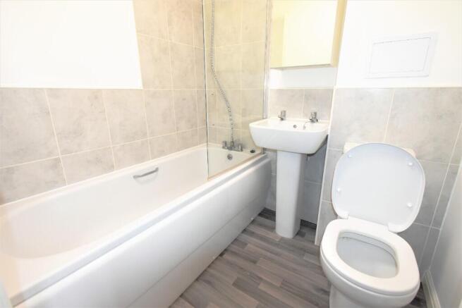 3 bed Terraced to rent Image 6