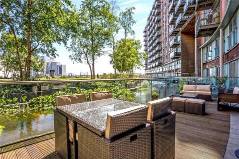 New Providence Wharf, 1 Fairmont Avenue, Canary Wharf, London, E14