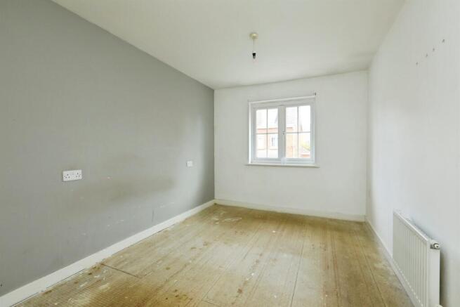 3 bed Semi-Detached for sale Image 4