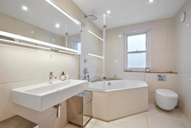 Masbro Road - Bathroom.JPG