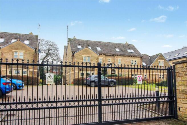 2 bed Flat for sale Image 11