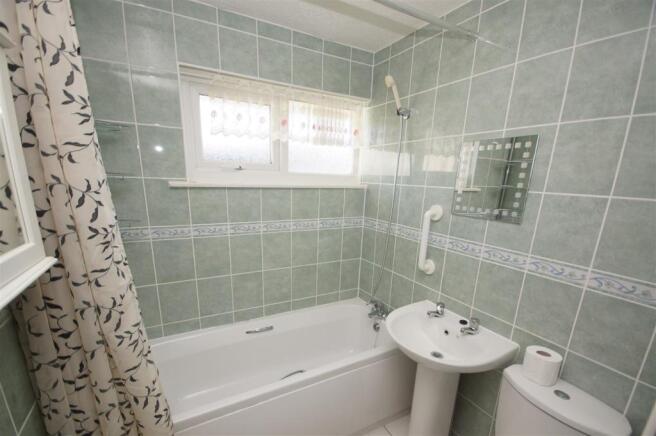 Bathroom.JPG