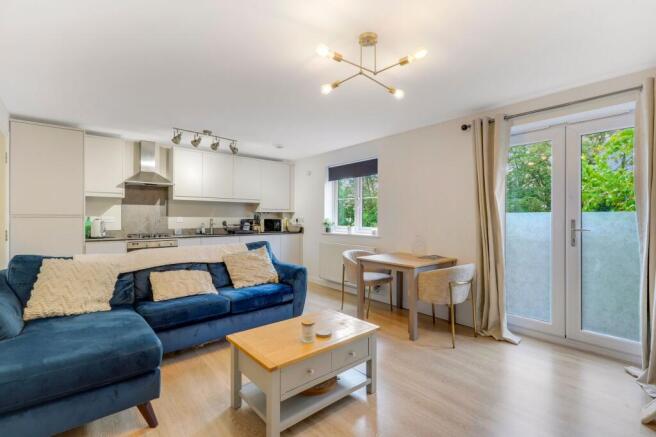 Open Plan Kitchen / Lounge & Dining Area