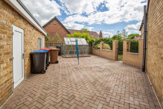 3 bed Detached Bungalow for sale Image 12