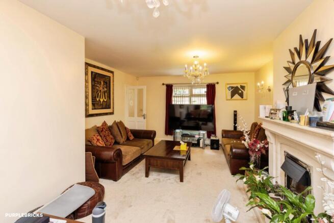 4 bed Semi-Detached for sale Image 5