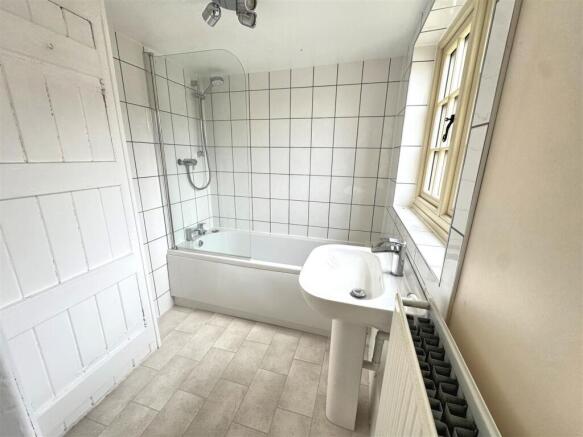 Bathroom.jpg