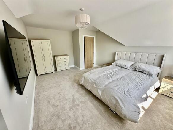 4 bed Detached for sale Image 12