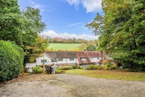 Avenida, Forest Drive, Tadworth KT20 6LU