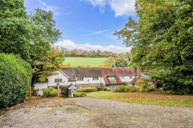 3-bed house on Kingswood, Surrey, £750,000