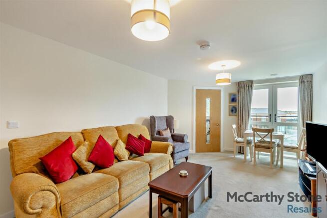2 bed Apartment for sale Image 4