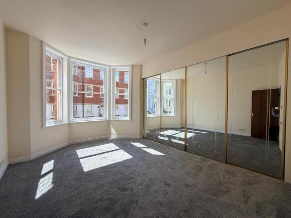 2 bed Flat for sale Image 8