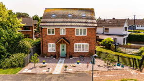 Kellwell House, Micklehome Drive, Alrewas, Burton Upon Trent DE13 7AU