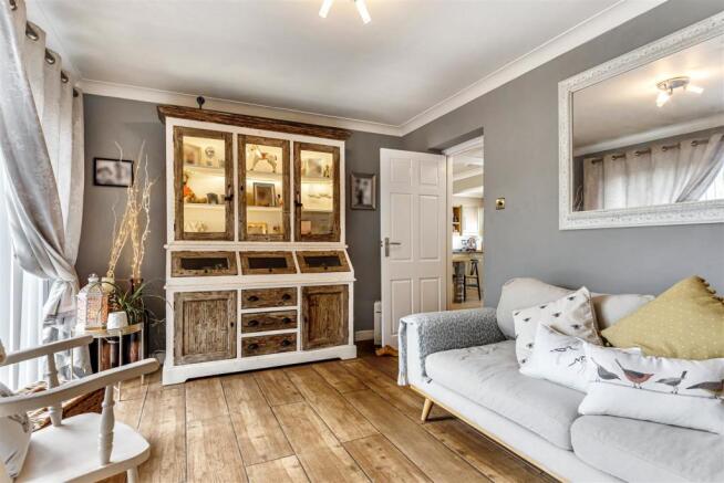 2 Jubilee  Cottage, Family Room