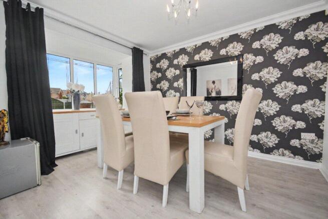 4 bed Detached for sale Image 4