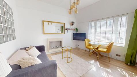 Victoria Road, City Centre, Brighton, BN1